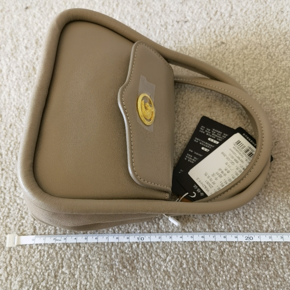 Genuine Leather Purse. - Picture 8 of 8